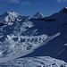 Gipfelaussicht vom Ammertenspitz / Ammertespitz (2613m) über das Tierhöri / Tierhörnli (2894m) und vorbei am Steghorn (3146m) zu den höchsten Gipfel der westlichen Berner Alpen: Balmhorn (3698m), Altels (3629,3m) und Rinderhorn (3448m).