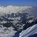Gipfelaussicht vom Ammertenspitz / Ammertespitz (2613m) auf die Niesenkette mit dem Gsür (2804,8m) und hinunter nach Adelboden (1350,0m) im Entschligetal.
