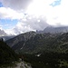 Die obere Teil des Val di Popena Auta, mit Drei Zinnen-links und Cadin di Misurina-rechts.