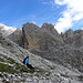 Es ist schön, sonnig, und wenig blauer Himmel. Wir genießen jeden Schritt im Abstieg von Cristallino di Misurina-links im Bild. Wenn wir eine Stunde am Gipfel bleiben konnten...