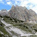 Ruckblick ins Val delle Baracche,der  alte Kriegssteig führt im Zickzack bergan. 