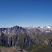 Blick vom Gipfel Richtung Piz Terri und weiter zu einem unglaublichen Panorama.