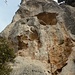 Felsen auf der Westseite der Rocca di Perti