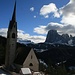 schöner Blick von Sankt Jakob zum Langkofel