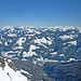 Von den Loferer Steinbergen bis zum Hochkönig lässt sich alles überblicken. Ganz rechts: der markante Große Rettenstein.