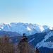 Von der Terrasse am Eckbauer schweift der Blick hinüber ins Karwendel.