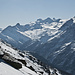 Immer wieder schweift der Blick ab, hier das Skigebiet von Saas Fee. Links begrenzt von Mittaghorn und Egginer, darüber Strahl-, Allalin- und Rimpfischhorn
