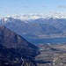 Am Horizont die Walliser 4000-er und unten der Lago Maggiore