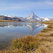 Das Matterhorn spiegelt sich im Stellisee