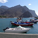 Der malerische Hafen von Puerto de la Aldea vor den Bergen der "Reserva Natural Especial de Güigüi" 