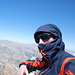 Selbstportrait: Am Gipfel auf über 4.200m weht ein deutliches Lüftchen.