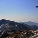 Aussicht vom Monte Tamaro (1961,5m) nach Süden zur langen Bergkette über den Monte Gradiccioli (1936m) zum Monte Lema (1624m).