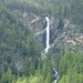 Wasserfall - Klettersteig rechts des Wasserfalls; man kann deutlich die Rampe erkennen