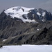 Mont Vélan. Rechts hinten im Nebel der Mont Blanc