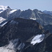 vorne der Mont Avril, in der Mitte mit dem Schneekragen der Bec d'Epicoune, hinten die Monte Rosa-Gruppe 