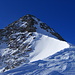 Skidepot - der weitere Aufstieg erfolgte über die Schneerinne (Bergsteiger erkennbar)
