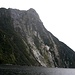 1762 m Mitre Peak ragen aus dem Milford Sound empor