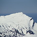 Speer, davor ist gerade noch die Gipfelkuppe des Gulmens (1788 m) zu sehen, der auch heute wieder von Tourengängern gestürmt wurde