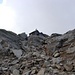 Die Rojacherhütte auf knapp 2600m Seehöhe kommt langsam in unser Blickfeld