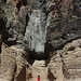 Am Burro Mesa Pouroff - Blick auf den ca. 30 m hohen "Pouroff" aus etwas Entfernung.