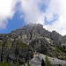 Sudwand des Tofana di Mezzo, gesehen von der Rif. A.Dibona, 2040m.Hier gibt es ein andere Klettersteig , Guiseppe Oliveri zur Punta Anna (2731 m), weiter Gianni Aglio am Gipfel.