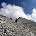 Am Ende der Versicherungen(cca 3030m) führt ein unschwieriger Weg zum Gipfel des Tofana di Rozes, 3225m.  