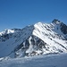 Aussblick Richtung Gemsstock (2.961m) mit Windfahnen an den Berggipfeln