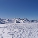 In der Mitte unscheinbar der Geier, den am gleichen Tag mindestens 3 Dutzend Skitourengeher besuchten