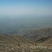 Tiefblick vom Gipfel auf das über 2000m tiefer liegende Tehran. Die 12000000-Stadt versinkt jedoch in ihren Abgasen und der heissen Luft der Wüste Kavir (Dasht-e Kavir) im Süden.