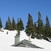 Innzeller Skihütte am Streicher im März 2012: es wird Frühling, die ersten Hütten sprießen aus dem Boden