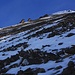 Von der zweiten Felsbarriere auf dem Grat ab 2920m bewegt man sich bis zum Vorgipfel P.3056m in der Südwestflanke.
