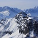 Aussicht von der Haute Cime (3257,4m) nach Süden:<br /><br />Zuvorderst ist der Nachbarberg Tour Sallière (3220m), dahinter sind die mächtigen 4000er Frankreichs. Rechts thront der höchste Berg der Alpen, der Mont Blanc (4810,45m). Links sind Les Droites (4000m), Aiguille Verte (4122m) und der auffällige Zahn Dent du Géant / Dente del Gigante (4013m).