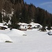 Der Weiler Van d'En Haut (1391m) zeigt sich Ende März immer noch tief winterlich.
