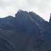 Blick von <a href="http://www.hikr.org/tour/post8413.html">Klettergarten</a> auf der Melchseefrutt (1930 m) zum m&auml;chtigen <strong>Rothorn </strong>(2526 m) mit seiner steilen Nordostwand. Die L&uuml;cke rechts vom Gipfel ist die <strong>Metzgerch&auml;len </strong>(2395 m), der tiefste Einschnitt zwischen Gloggh&uuml;s und Rothorn.