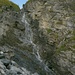 Kleiner Wasserfall bei der Alp Chanrion.