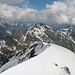 Nebengipfel am 21.6.2008 - ganz in der Nähe blüht der Rote Steinbrech (3135 m)