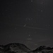 Foto bei der Ankunft auf dem Simlpon Hozpitz (1997m).<br /><br />Das nun bald untergehende Sternbild Orion steht über dem Galehorn (2797m) und Magehorn (2620,6m) welche durch die Magelicke voneinander getrennt sind. Im südlichen Teil des Sternbildes ist der Orionnebel welchen ich euch im nächsten Foto etwas detailiert zeige: [http://www.hikr.org/gallery/photo744180.html?post_id=48285#1]