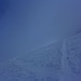 Der Wind war unterhalb der Breithornpasses so stark, dass er glatt für wenige Sekunden die sich hartnäckig haltende Wolke in Fetzen riss.
