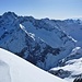 Am NE-Grat (Skidepot) mit Blick auf weitere Top-Ziele, allen voran Oberalpstock.