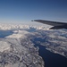Bereits wieder in der Luft..letzte Tiefblicke auf die verschneiten Berge Nord-Norwegens..