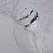 ..beim Eisfall auf dem Wildstrubelgletscher - Zoom in die steilste Passage neben dem Aufstiegsbereich - sieht im Sommer wilder aus.. 