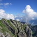 Wolken spielen mit den Bergen