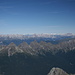weiter Blick nach Norden, über die Lagoraikette hinweg zu den Dolomiten und dem Hauptkamm
