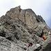 In der Schartenschartl,2575 m, am Fusse des Sudwand(die Einstieg ist links oben im Bild) des Kleine Sandspitze, 2762m.