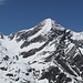 die schöne Weißwandspitze kann bei optimalen Verhältnissen auch mit Ski gemacht werden. Rechts der Hohe Zahn, ein klassischer Skiberg