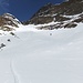 Hans in der Steilstufe, pappweicher Schnee; es wirkt viel flacher als es ist!!! Das ist die Schlüsselstelle dieser Tour
