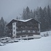 <b>È Pasqua: qui in Tirolo nevica alla grande, spira un vento gelido e la nebbia non permette di vedere molto lontano. La giornata non si presta né allo sci alpino né allo sciescursionismo. </b>