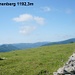Auf dem Schönenberg / Schöneberg (1192,3m). Links ist der höchste Solothurner (Hasenmatt; 1444,8m), rechts der höchste Jurassier (Mont Raimeux; 1302,4m) zu sehen.