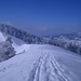 Skispuren im Pulverschnee