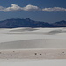 White Sands National Monument - Ausblick am Alkali Flat Trail. Im Hintergrund sind die San Andres Mountains zu sehen.